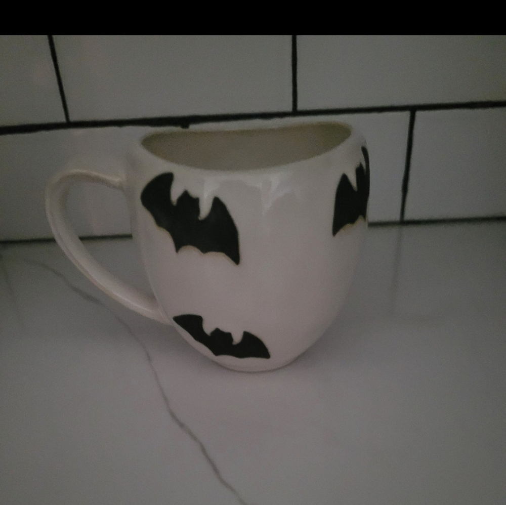 Vesper Bat Mug 🦇 - Picture 2 of 4